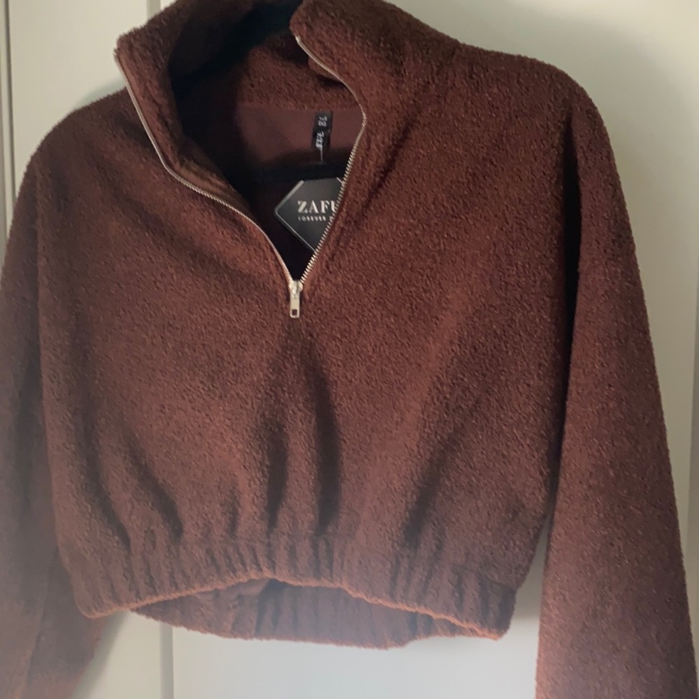 Brown cropped sweater/cardigan